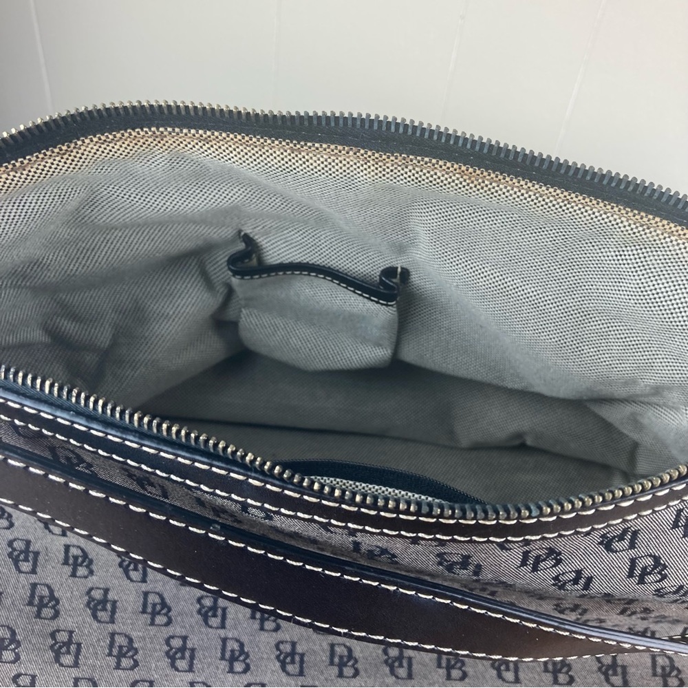 Dooney & Bourke Vintage Sig LG Hobo Shoulder & wristlet Gray/Black- Blue Duck - Picture 12 of 13